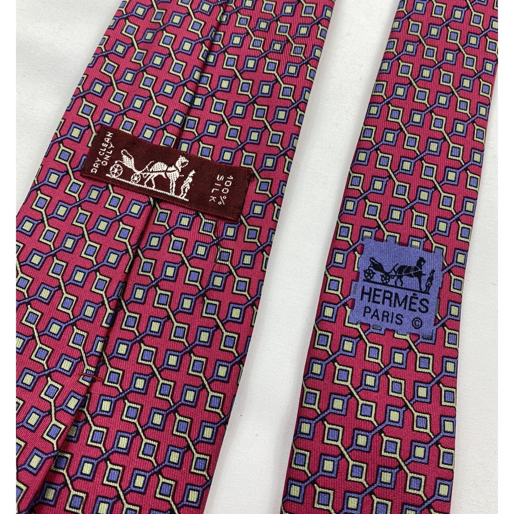Hermes Pink Red Geometric 7307 EA Mens Silk Tie
